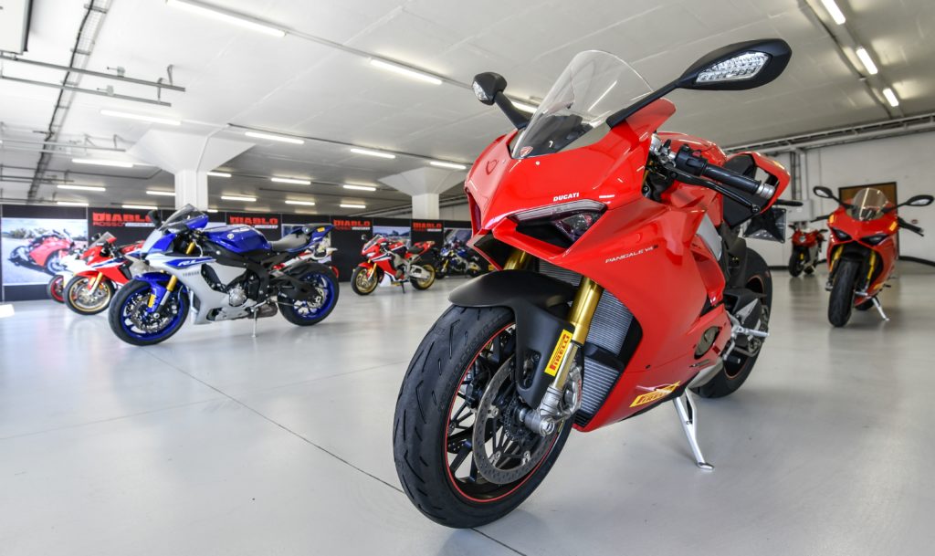 Traumhaft: Der neue Corsa II konnte bei der Rennstreckenpräsentation auf allen aktuellen Superbikes getestet werden.